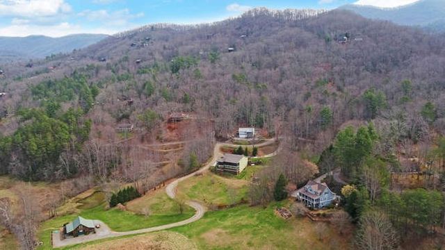 685 Barefoot Road, Hiawassee, GA 30546