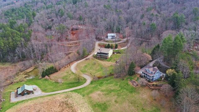 685 Barefoot Road, Hiawassee, GA 30546