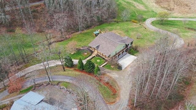 685 Barefoot Road, Hiawassee, GA 30546