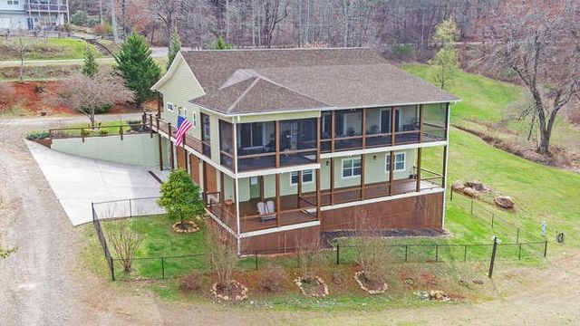 685 Barefoot Road, Hiawassee, GA 30546