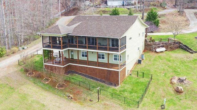 685 Barefoot Road, Hiawassee, GA 30546