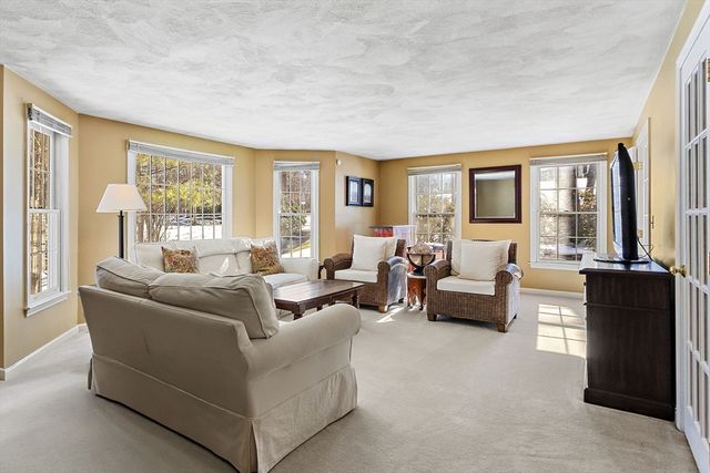 69 Jefferson Rd, Franklin, MA 02038