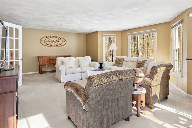 69 Jefferson Rd, Franklin, MA 02038