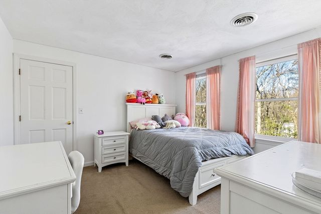 69 Jefferson Rd, Franklin, MA 02038