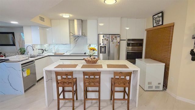 9539 Weldon Cir F207, Tamarac, FL 33321