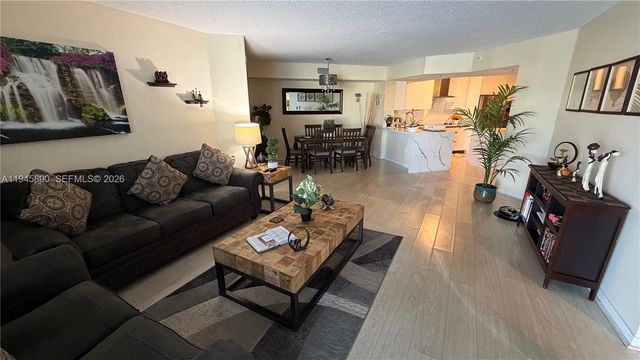 9539 Weldon Cir F207, Tamarac, FL 33321