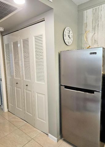 417 Windsor R, West Palm Beach, FL 33417