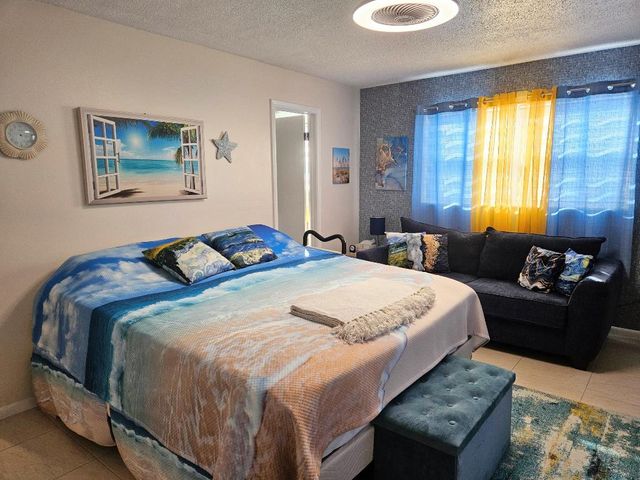 417 Windsor R, West Palm Beach, FL 33417