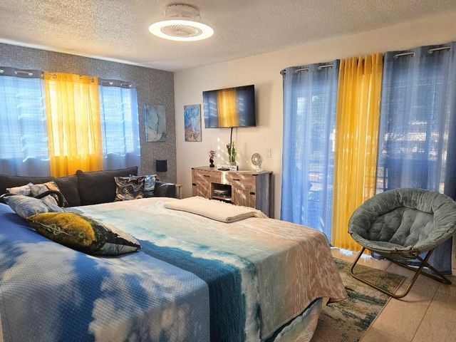 417 Windsor R, West Palm Beach, FL 33417