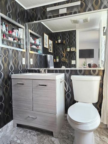 417 Windsor R, West Palm Beach, FL 33417