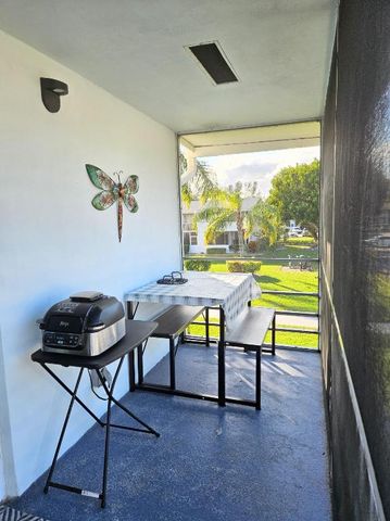 417 Windsor R, West Palm Beach, FL 33417