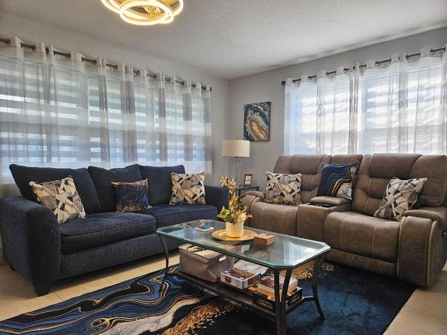 417 Windsor R, West Palm Beach, FL 33417