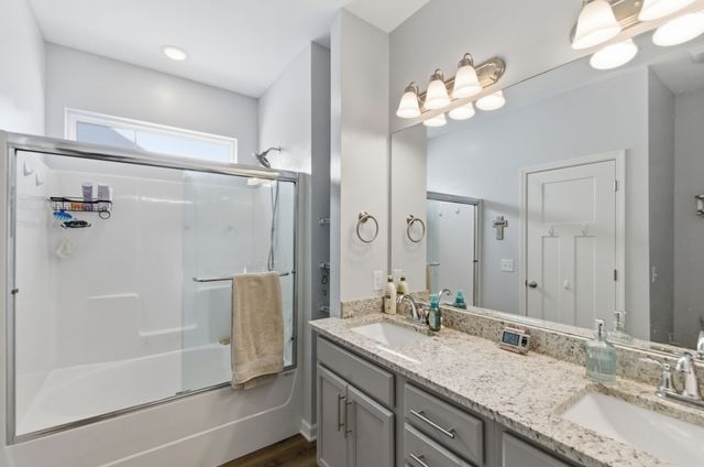 127 Bell Cir, White Bluff, TN 37187
