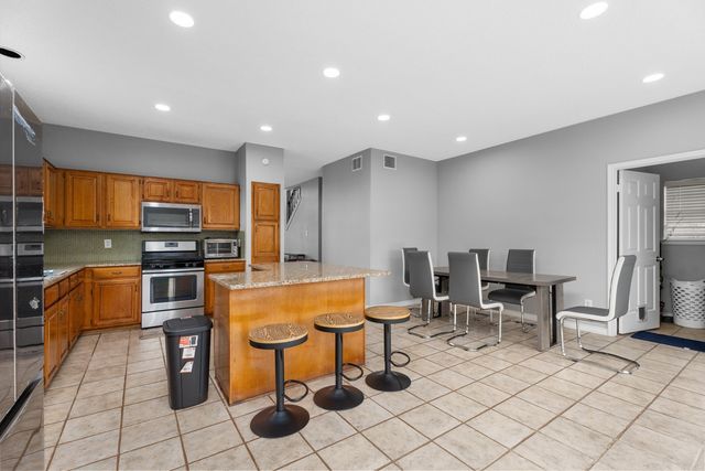 2422 Whispering Cove Circle, Garland, TX 75044