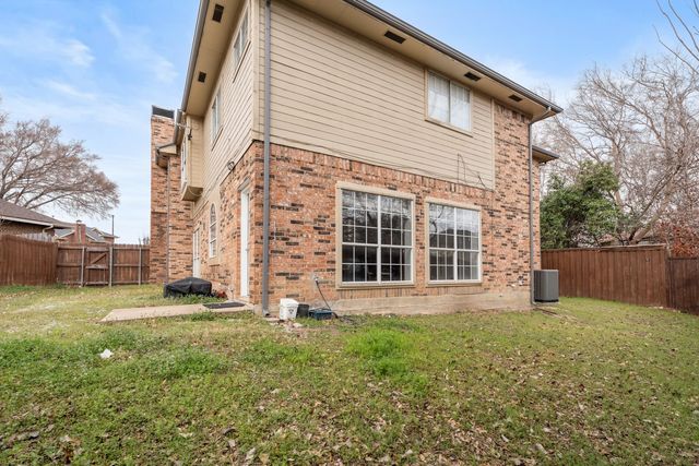 2422 Whispering Cove Circle, Garland, TX 75044