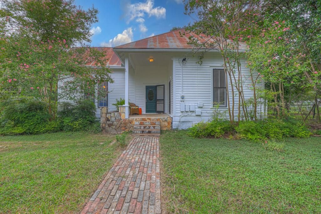 1316 Belvin ST, San Marcos, TX 78666