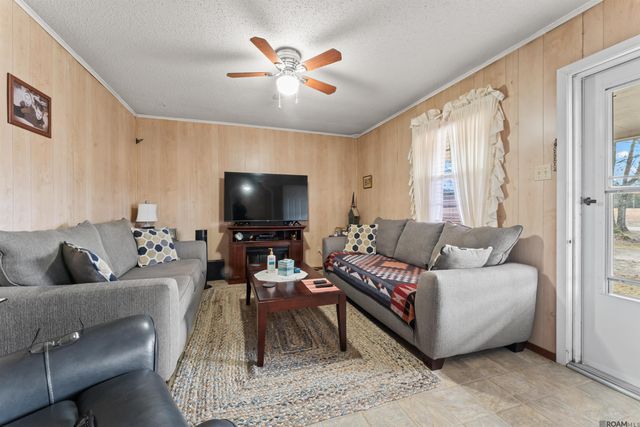 806 Lemon B Rd, Slaughter, LA 70730