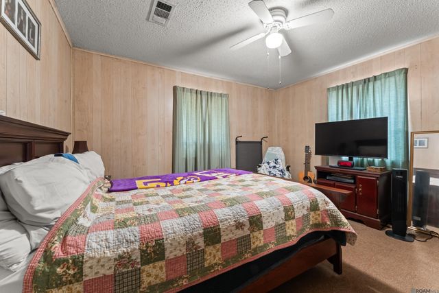 806 Lemon B Rd, Slaughter, LA 70730