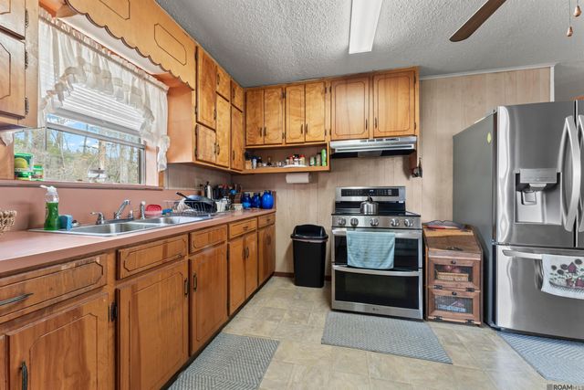 806 Lemon B Rd, Slaughter, LA 70730