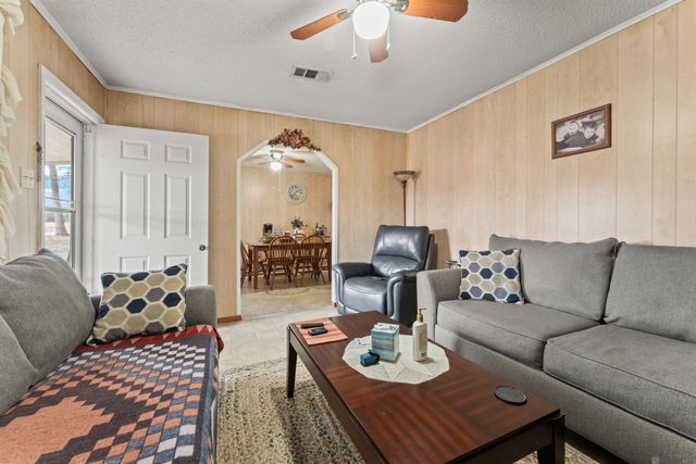 806 Lemon B Rd, Slaughter, LA 70730