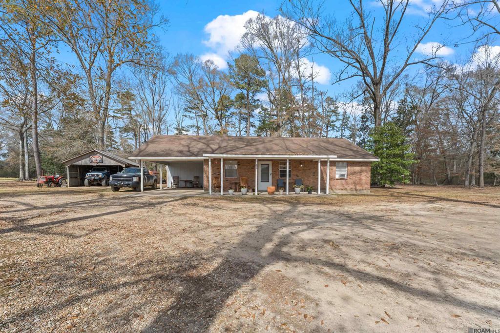 806 Lemon B Rd, Slaughter, LA 70730