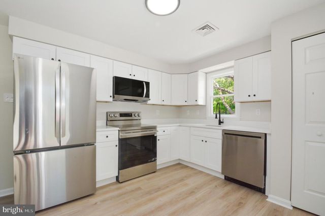 516 W DUCK ST, Front Royal, VA 22630