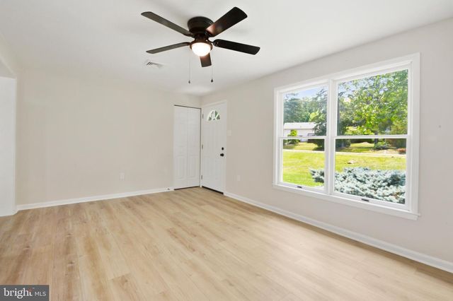 516 W DUCK ST, Front Royal, VA 22630