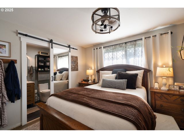 4009 FILBERT St, Tillamook, OR 97141