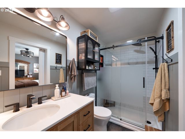 4009 FILBERT St, Tillamook, OR 97141