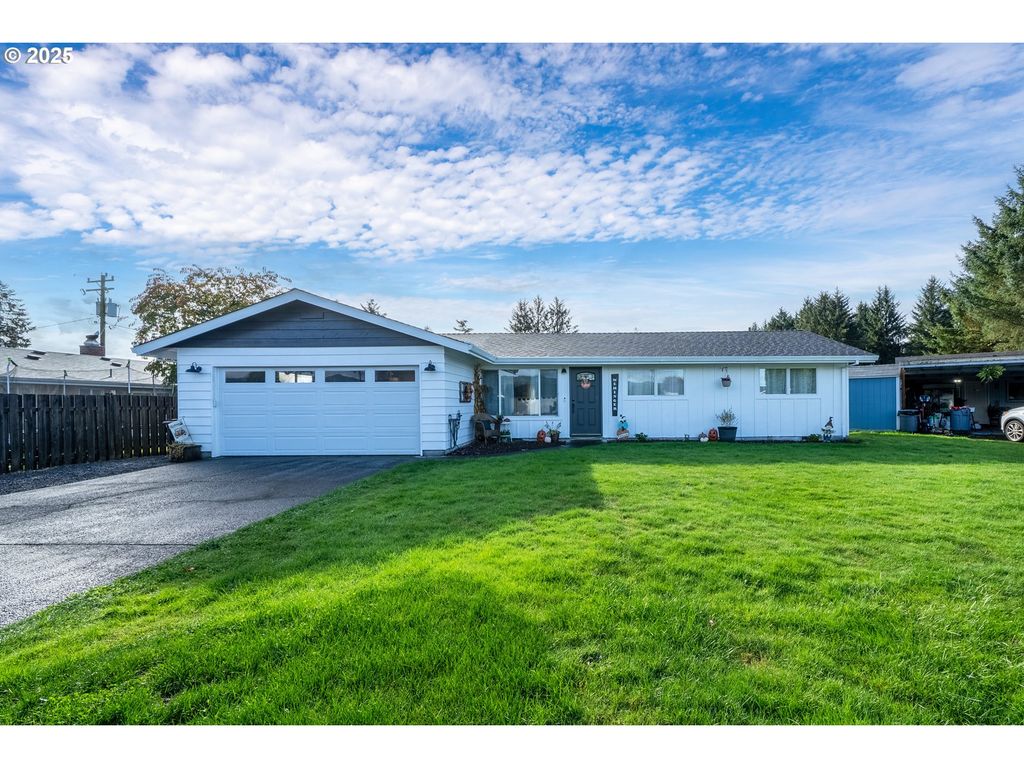 4009 FILBERT St, Tillamook, OR 97141