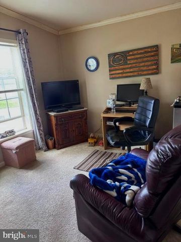 25 DUSK DR, Douglassville, PA 19518