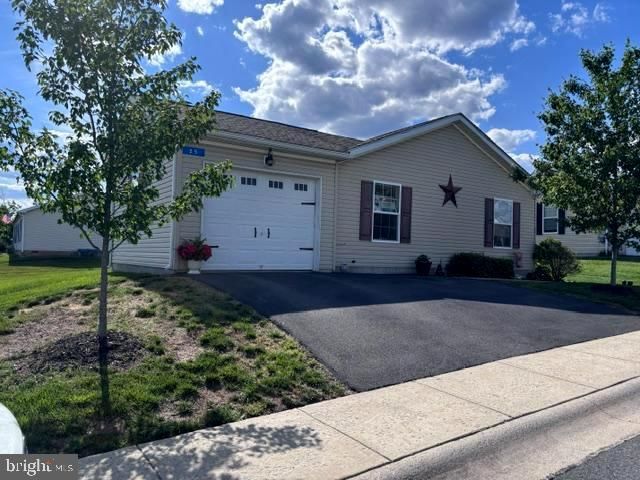 25 DUSK DR, Douglassville, PA 19518