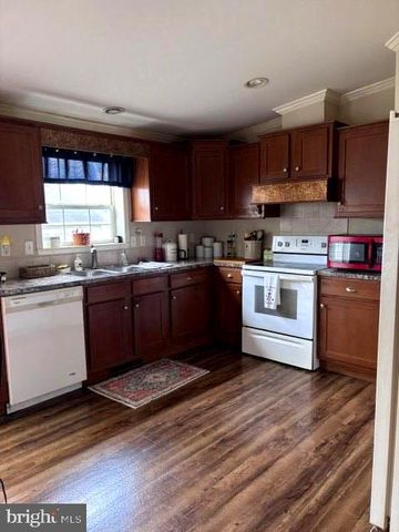 25 DUSK DR, Douglassville, PA 19518
