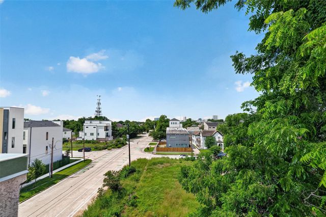 2118 Holman Street, Houston, TX 77004
