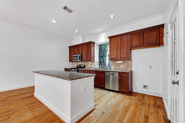 2118 Holman Street, Houston, TX 77004