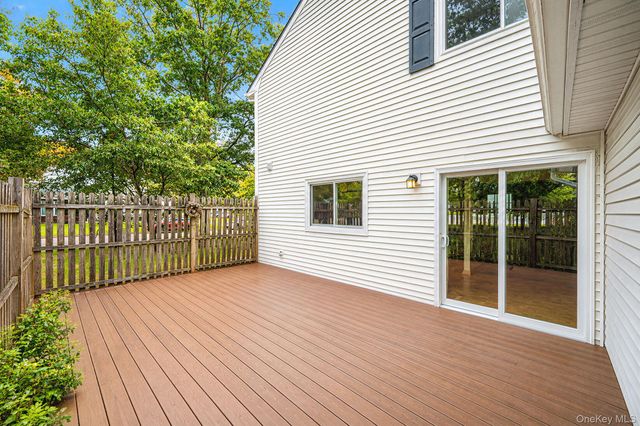 14 Petersburg Court, Coram, NY 11727