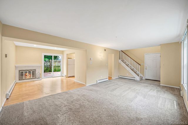 14 Petersburg Court, Coram, NY 11727