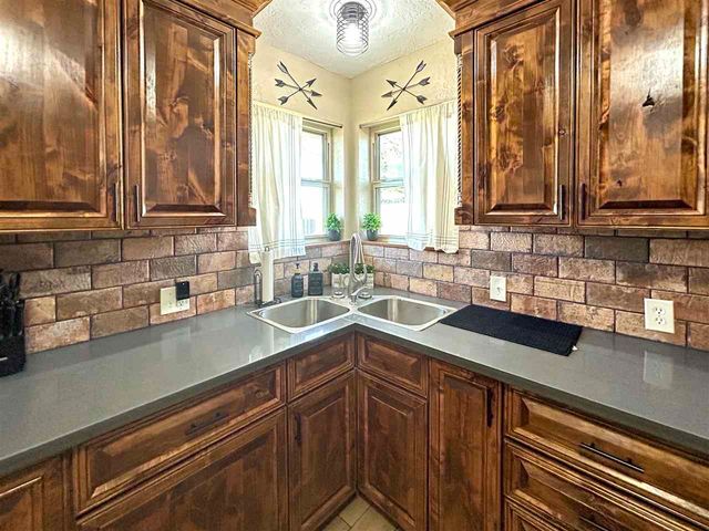 815 W D Ave, Cache, OK 73527