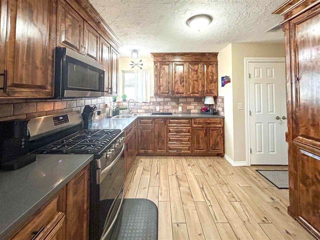 815 W D Ave, Cache, OK 73527