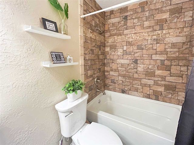 815 W D Ave, Cache, OK 73527