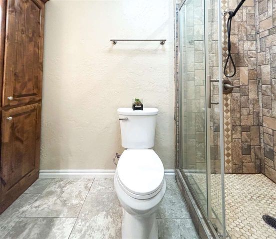 815 W D Ave, Cache, OK 73527