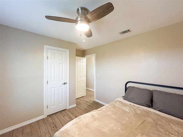 815 W D Ave, Cache, OK 73527