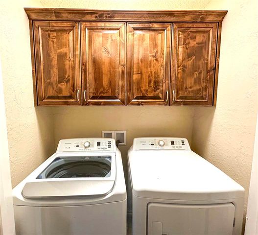 815 W D Ave, Cache, OK 73527