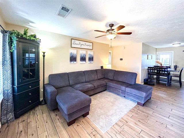 815 W D Ave, Cache, OK 73527