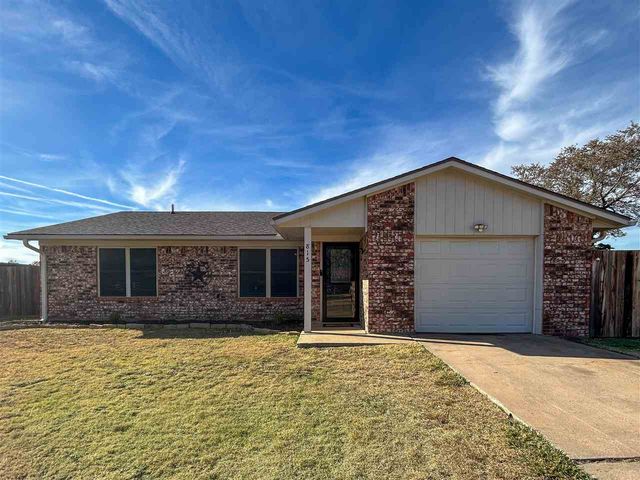 815 W D Ave, Cache, OK 73527