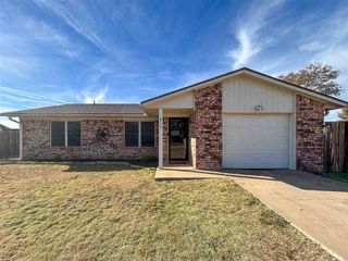 815 W D Ave, Cache, OK 73527