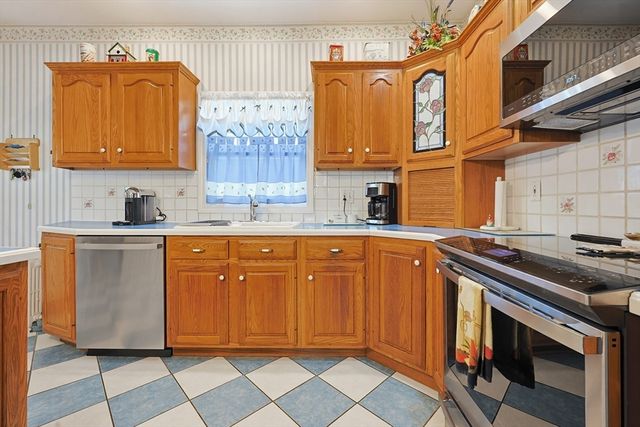 618 Robeson Street, Fall River, MA 02720