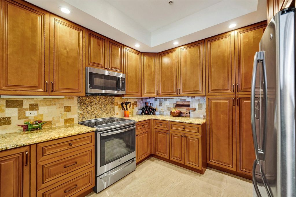 2617 NE 14th Ave 307, Wilton Manors, FL 33334