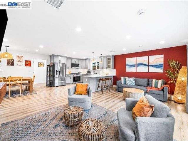 1556 Wagoner Dr, Livermore, CA 94550