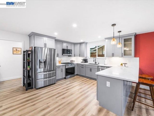 1556 Wagoner Dr, Livermore, CA 94550